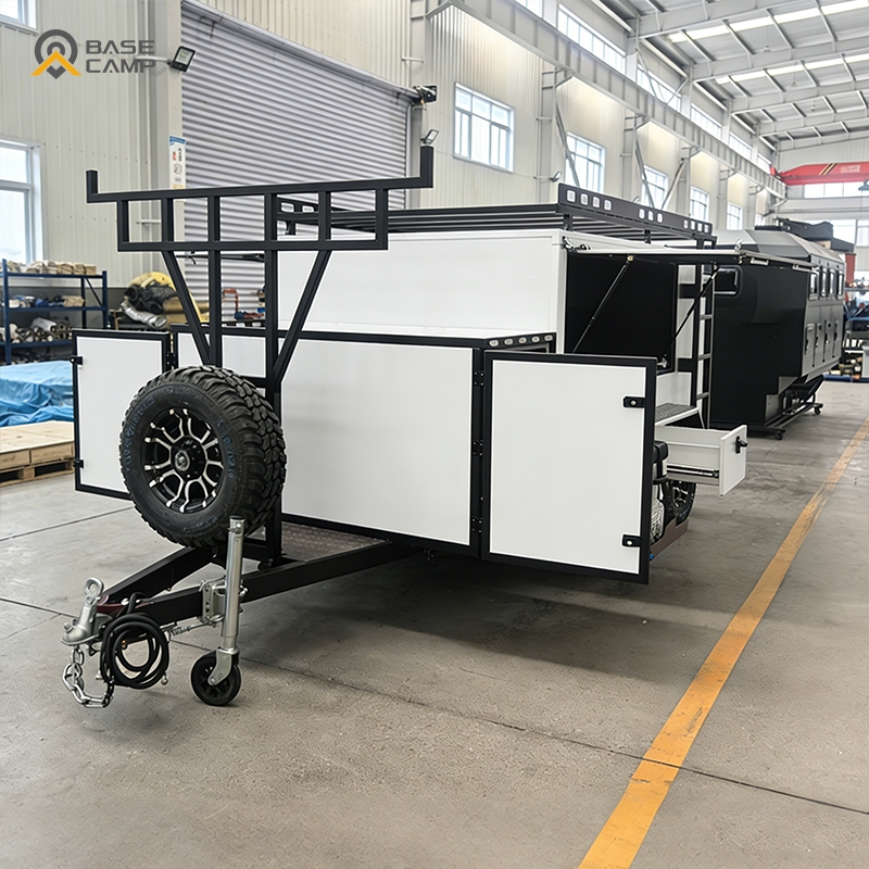Remolque Utilitario Cerrado de - Heavy Equipment Haulers reseña y precio