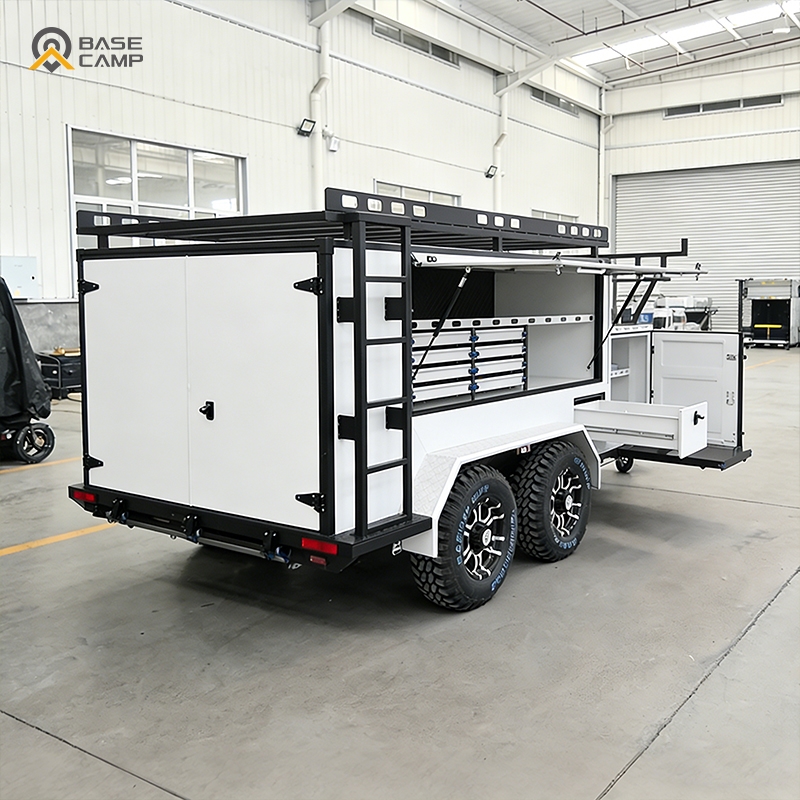Remolque Utilitario Cerrado de - Heavy Equipment Haulers reseña y precio